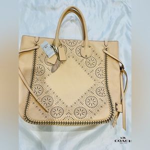 COACH TOTE BAG “LIAPR 34771” BRAND NEW Light Apricot color
